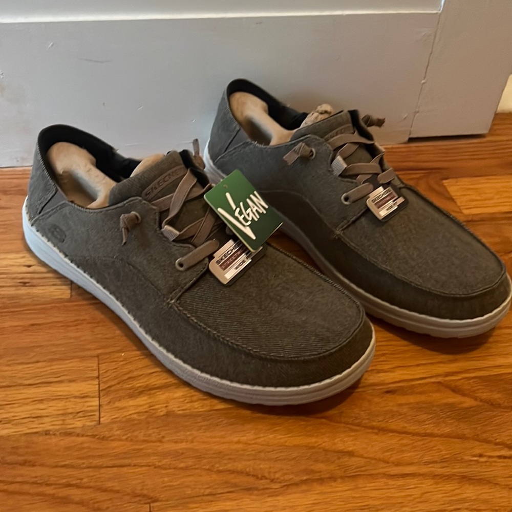 Skechers slip on shoes